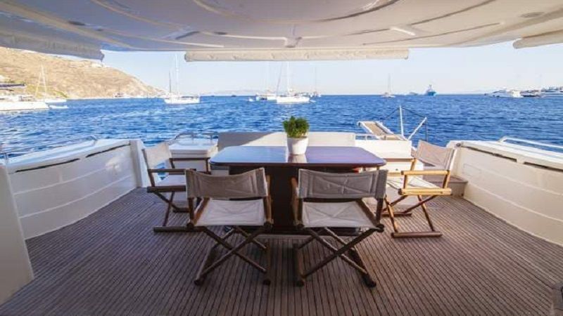 yacht dining, yacht rental Mykonos, day cruise Mykonos