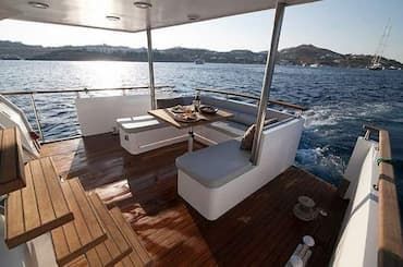 Mykonos yachts, party yachts Mykonos, luxury yachts Paros