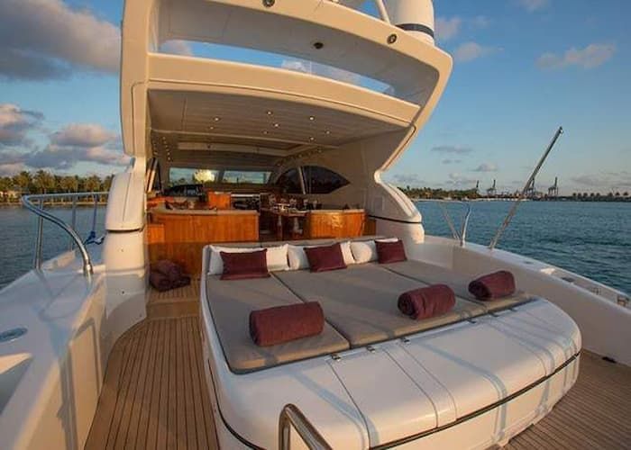 Motor Yachts, Luxury Yachts, Cyclades Yachts 