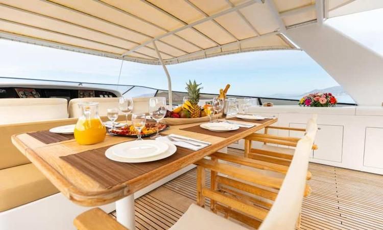 high-speed motor yacht dining, luxury yacht, fine dining